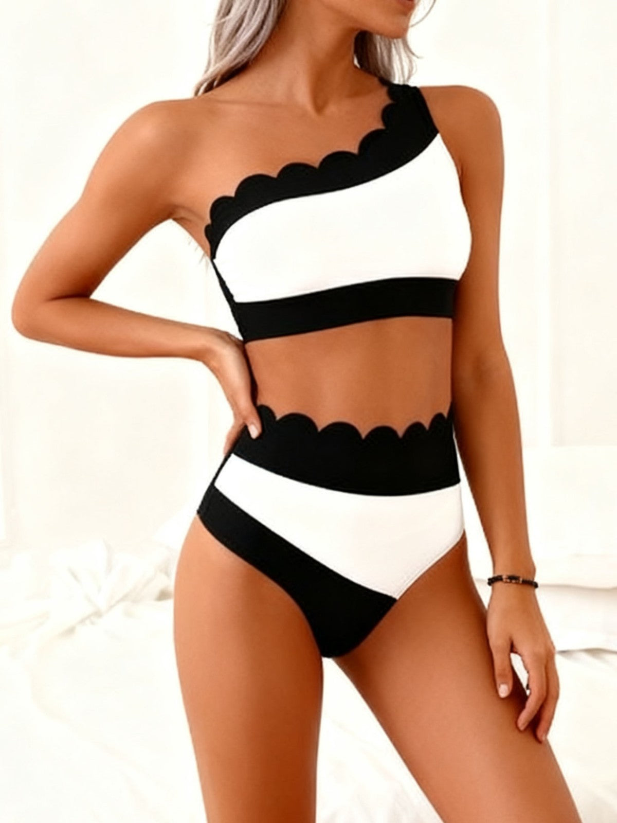 0f1900ce-b2c9-4eec-b83b-ad2ffbc96d7c - Poised Curves