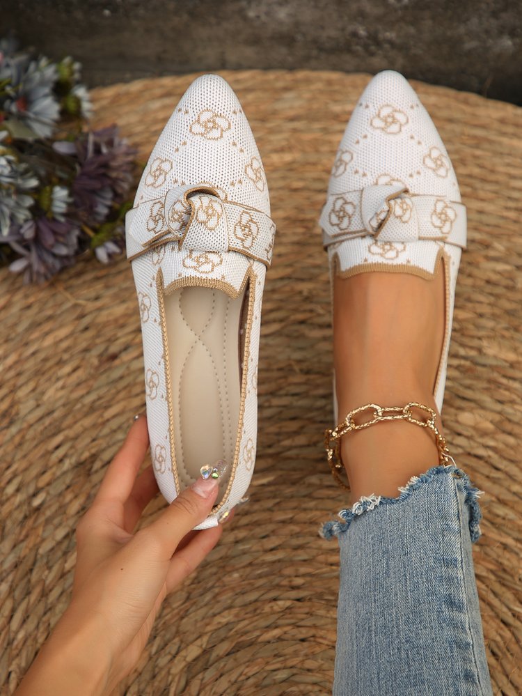 Pointed-Toe Slip-On Flat Shoes
