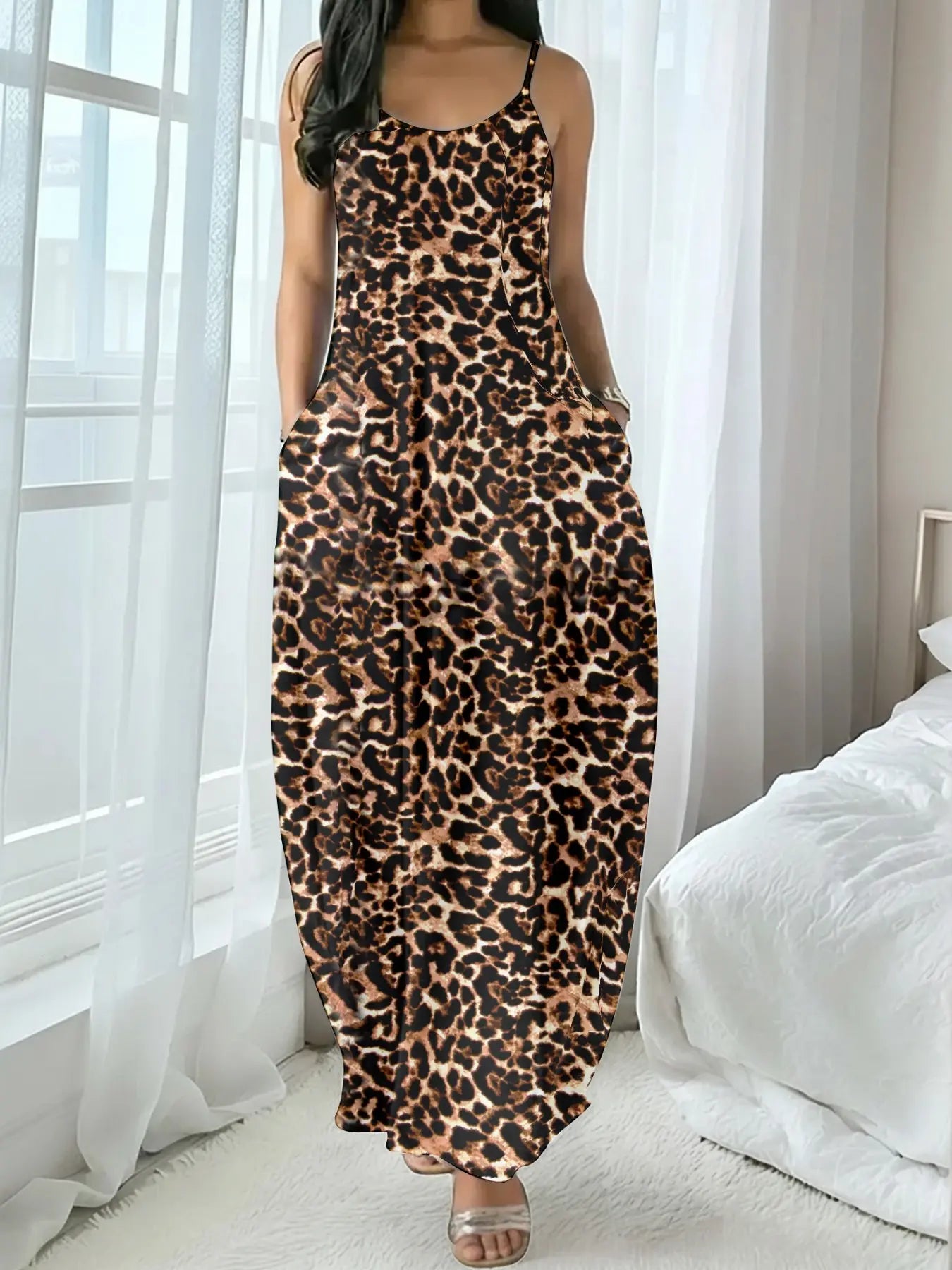 Chic Women's Long Leopard Print Coffee Dress - Comfortable Round Neck Sleeveless Pocket Sleepwear for All Seasons