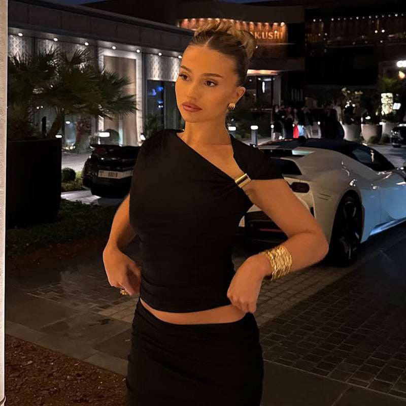 3d326801-52c2-4356-b127-672e5a500354 - Poised Curves