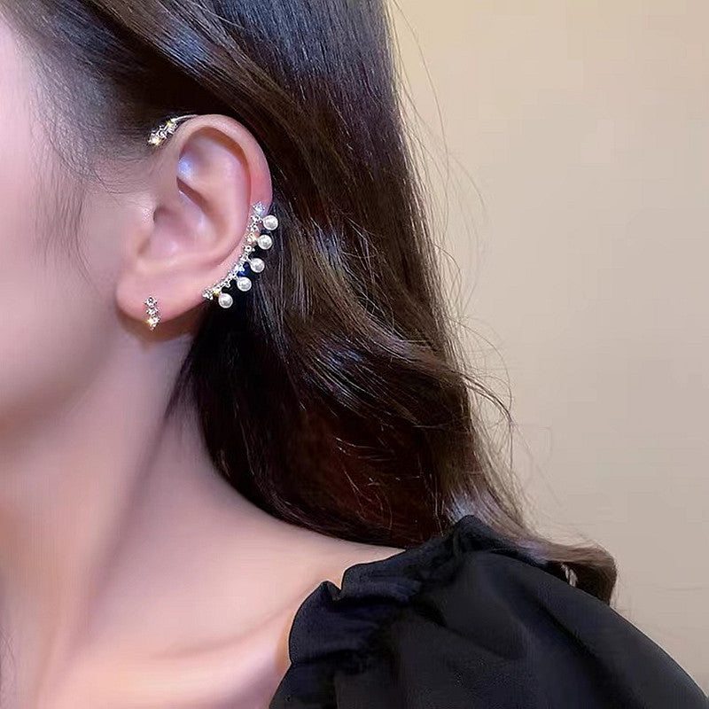 One-Piece Ear Clip with Pearl and Diamond