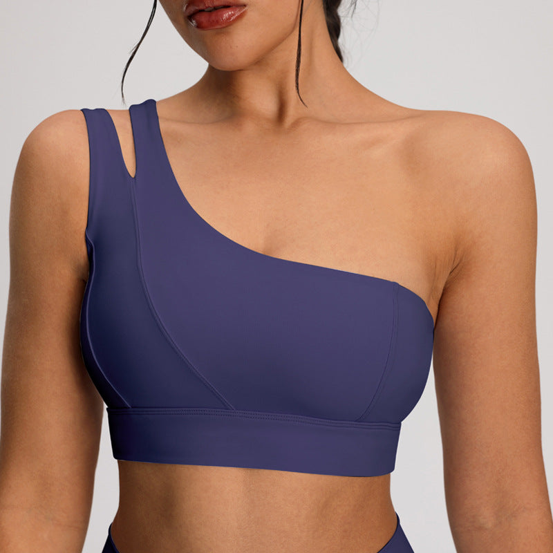 4e3b2106-5f66-401c-8e4d-4fb9b1743eb4 - Poised Curves