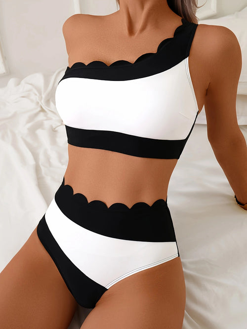 4ef3982f-1b8a-4f6e-8750-5aa532d43b09 - Poised Curves
