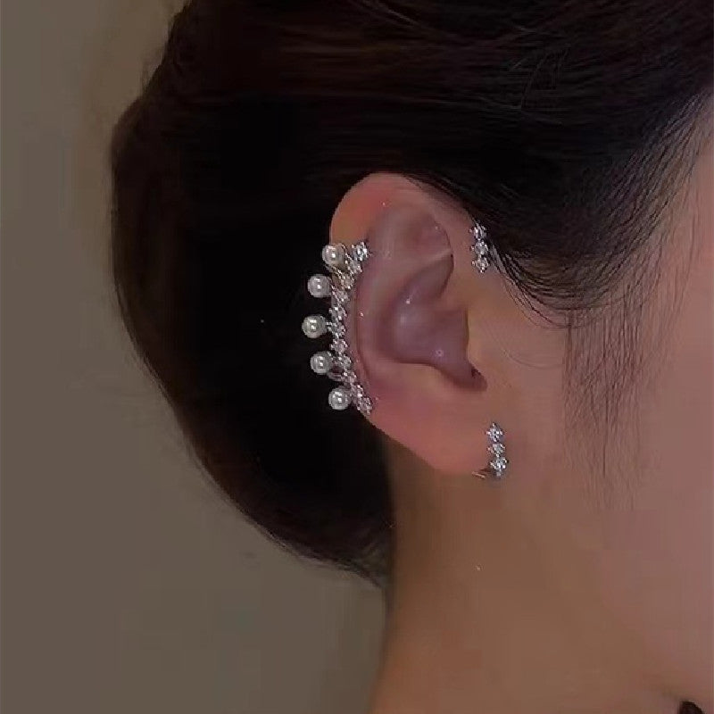 One-Piece Ear Clip with Pearl and Diamond
