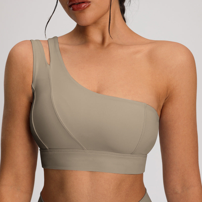 9c9077de-86f0-47ee-8e56-2cf707a8544e - Poised Curves