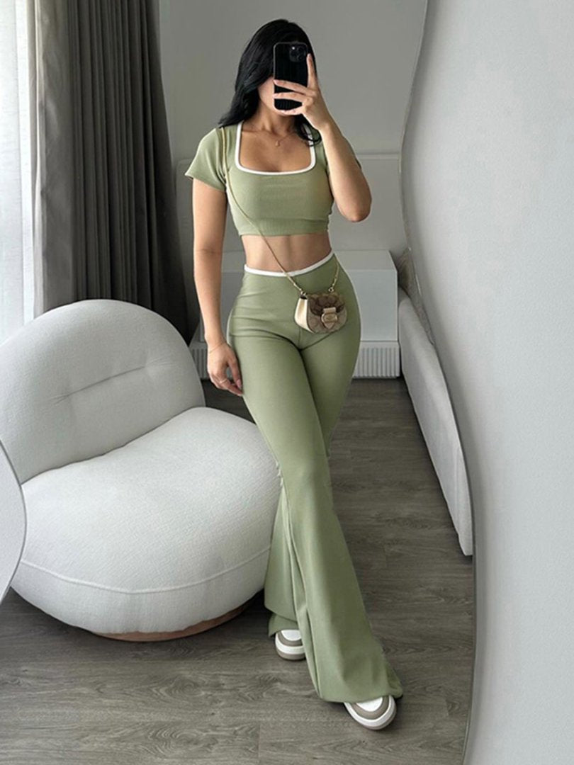a8455426-5786-4489-9cf0-01c8e94d4ae2 - Poised Curves