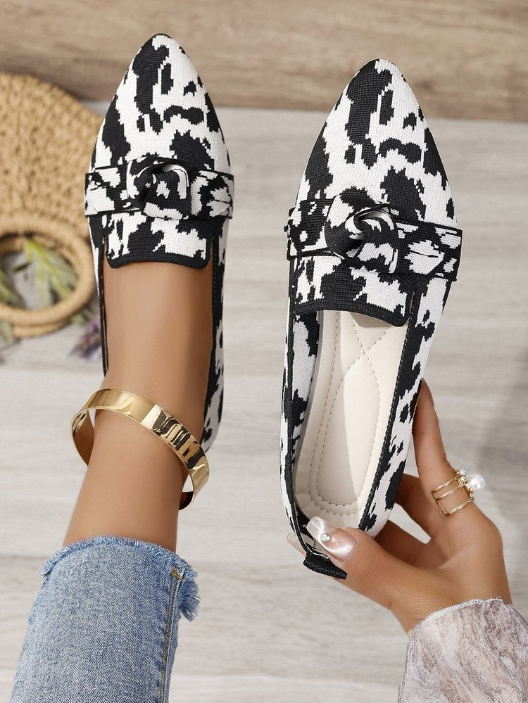 Pointed-Toe Slip-On Flat Shoes