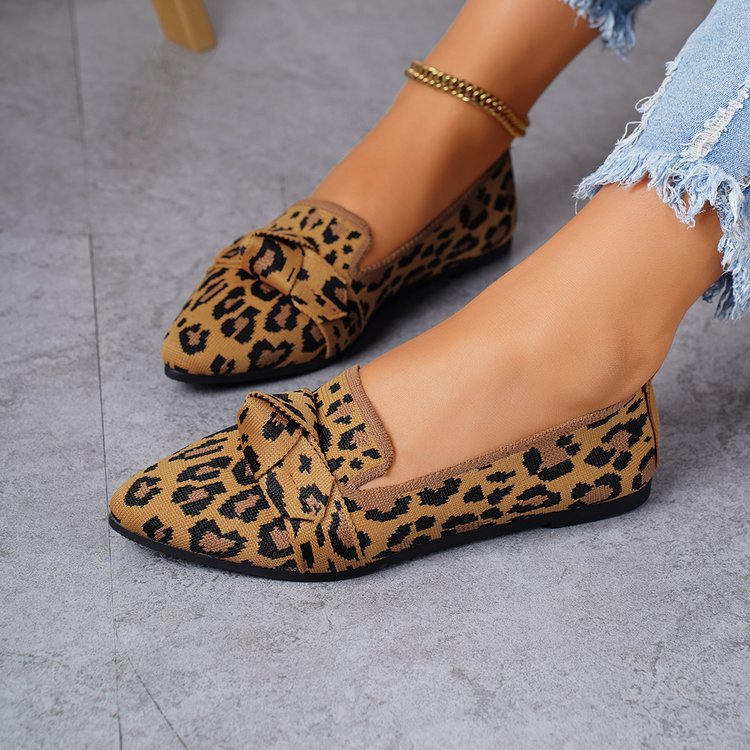 Pointed-Toe Slip-On Flat Shoes