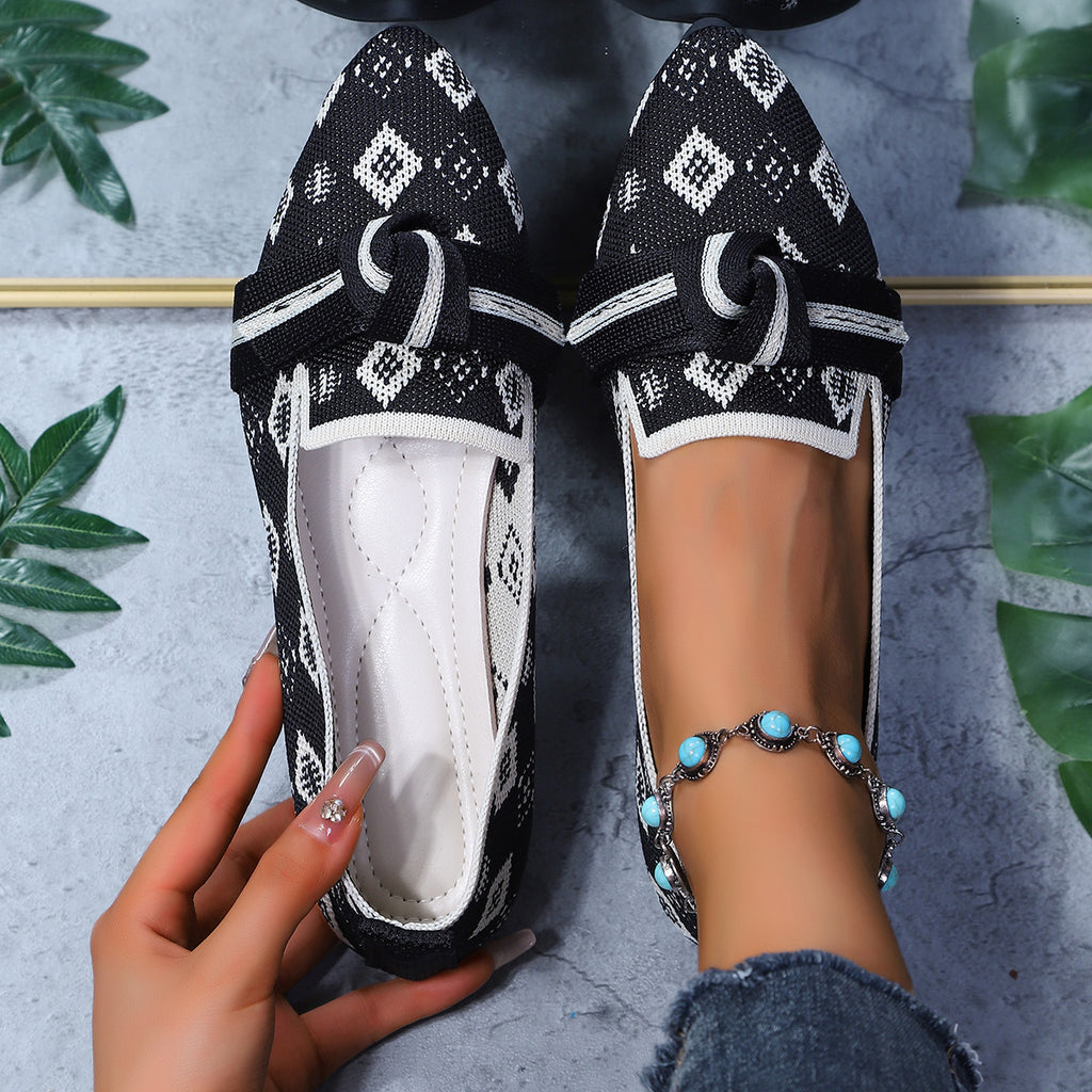 Pointed-Toe Slip-On Flat Shoes