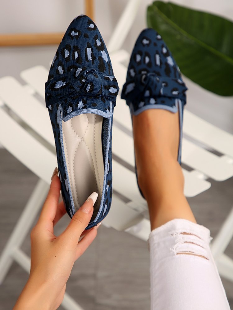 Pointed-Toe Slip-On Flat Shoes