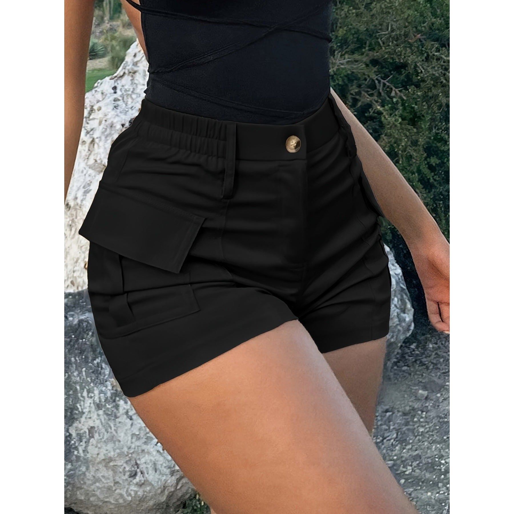 Relaxing High-waisted Button-down Cargo Shorts
